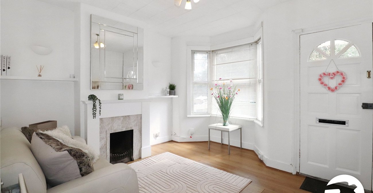 2 bedroom house for sale in Erith | Robinson Jackson