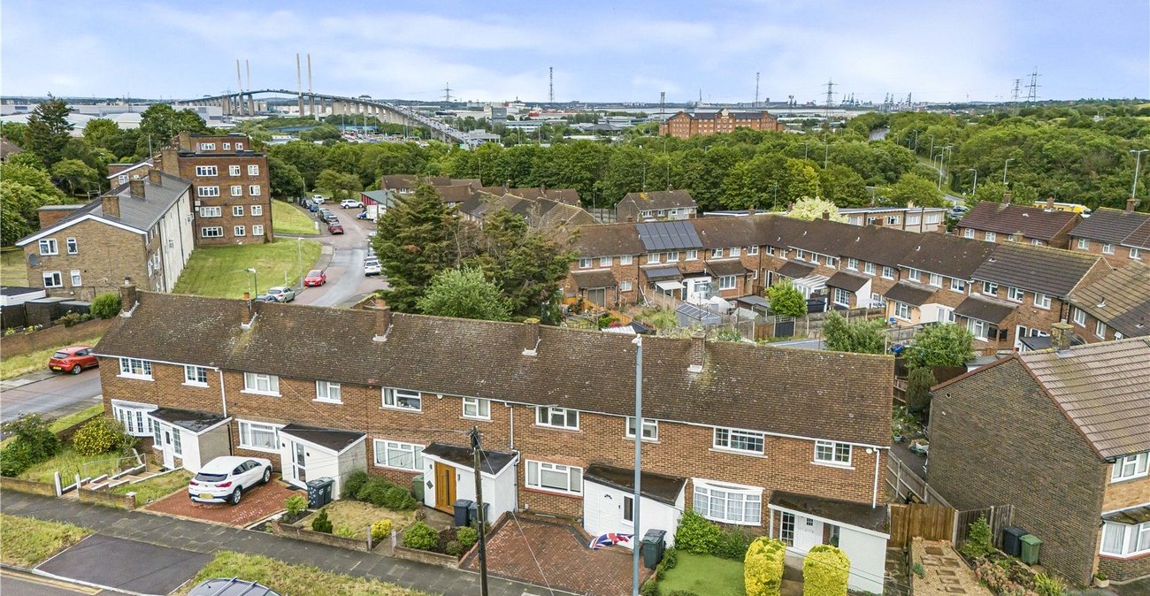 2 bedroom house for sale in Dartford | Robinson Jackson