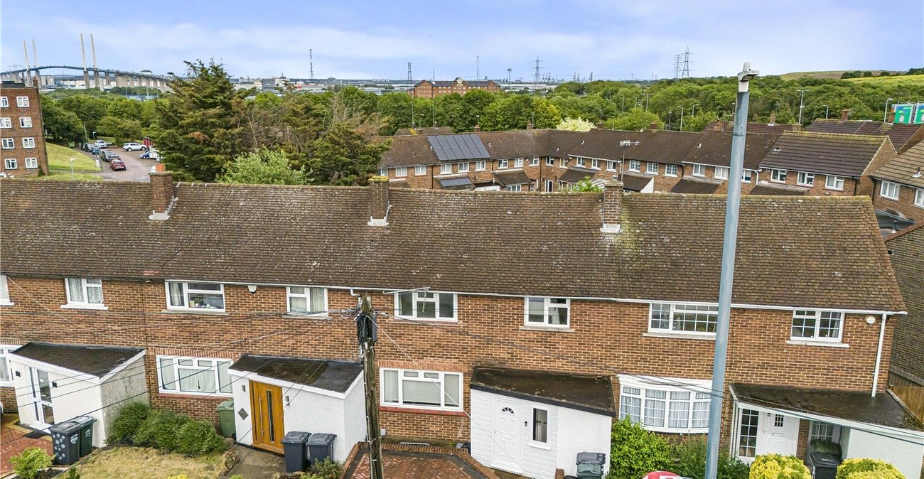 2 bedroom house for sale in Dartford | Robinson Jackson