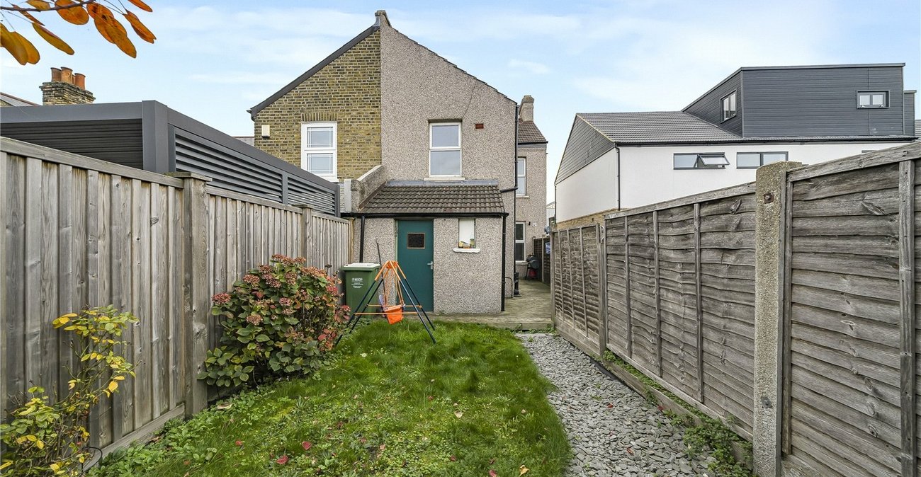 1 bedroom property for sale in Springfield Road | Robinson Jackson