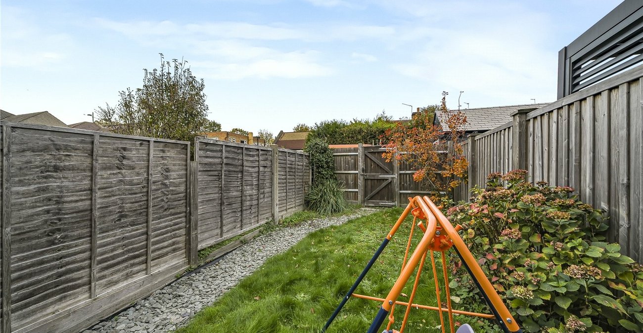 1 bedroom property for sale in Springfield Road | Robinson Jackson