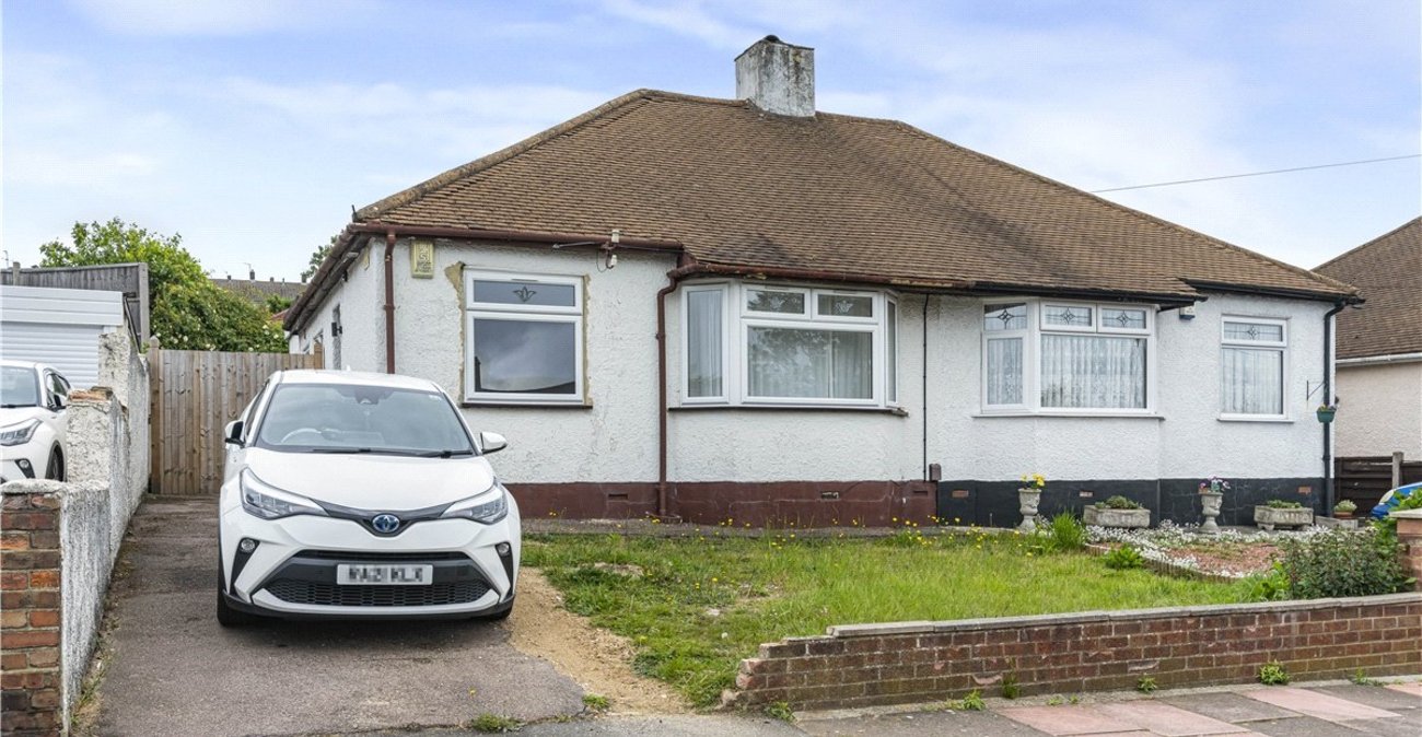 2 bedroom bungalow for sale in St Pauls Cray | Robinson Jackson