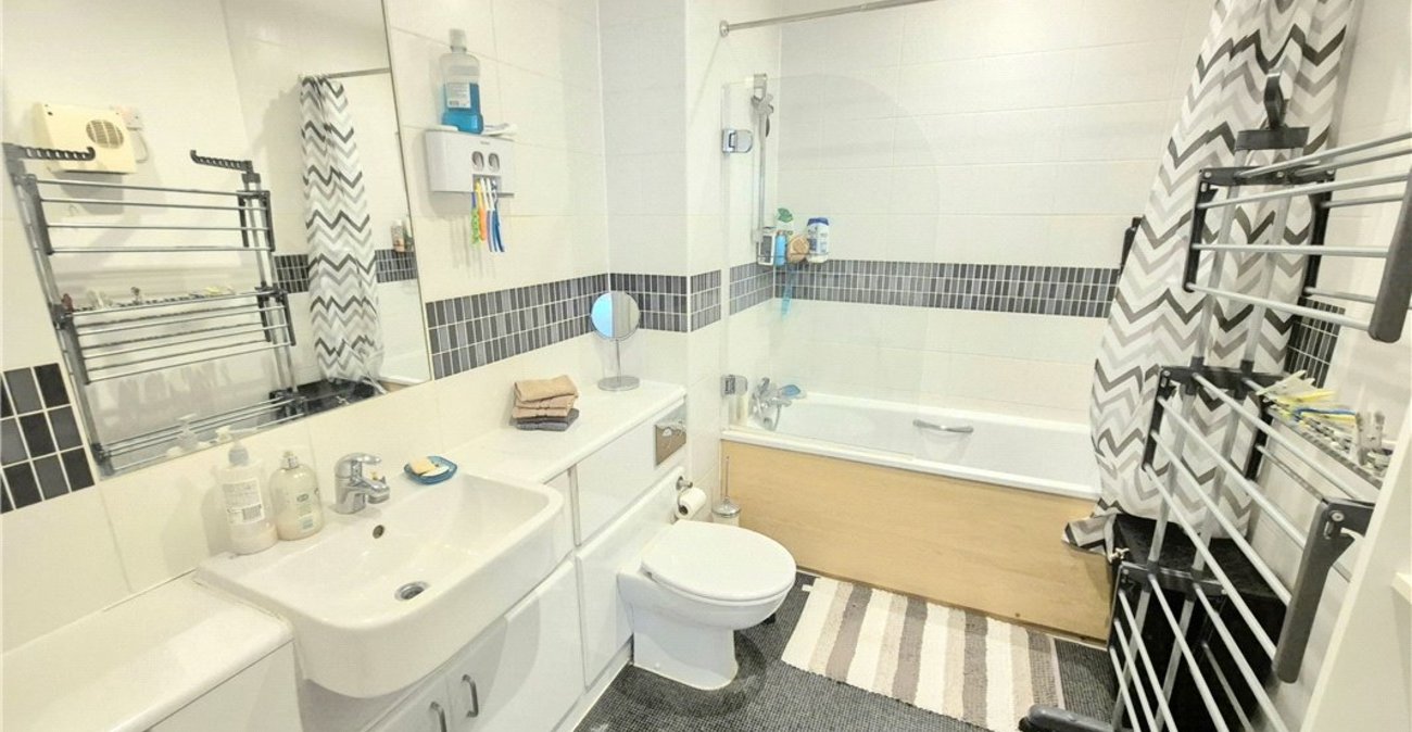 2 bedroom property for sale in Orpington | Robinson Jackson