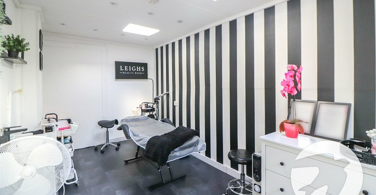 3 bedroom house for sale in Erith | Robinson Jackson