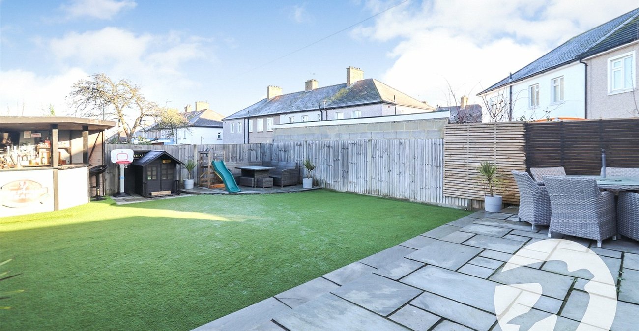 3 bedroom house for sale in Erith | Robinson Jackson