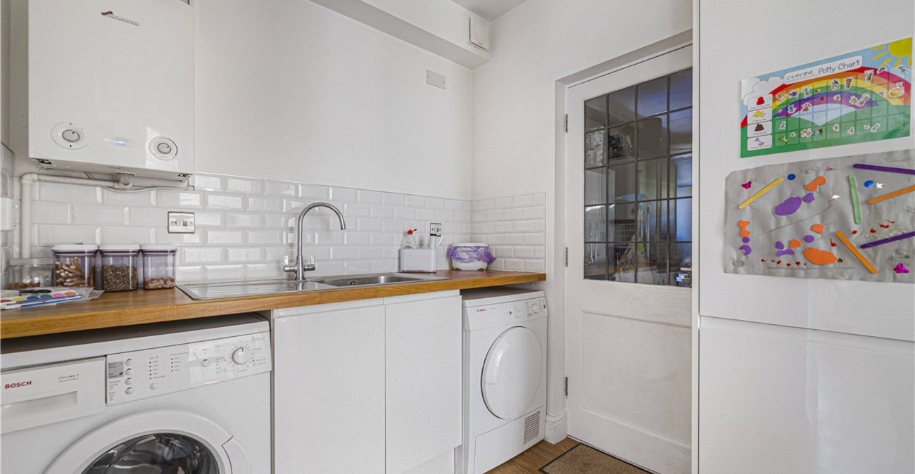 5 bedroom house for sale in Locksbottom | Robinson Jackson