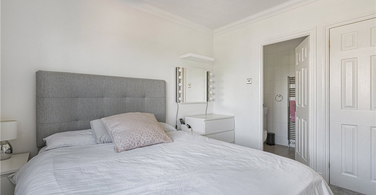 5 bedroom house for sale in Locksbottom | Robinson Jackson