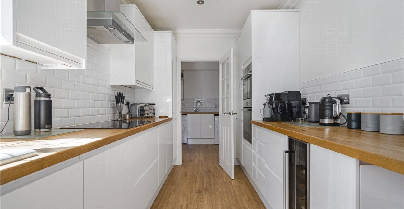 5 bedroom house for sale in Locksbottom | Robinson Jackson