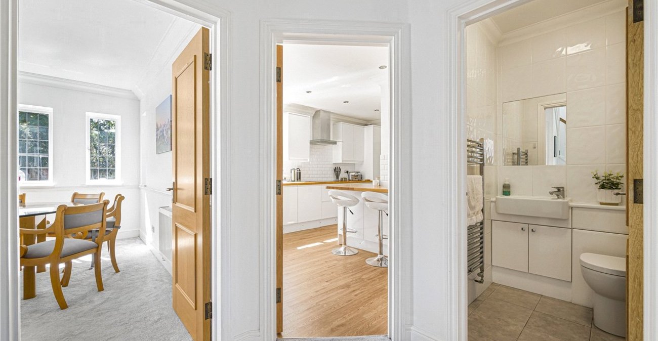 5 bedroom house for sale in Locksbottom | Robinson Jackson