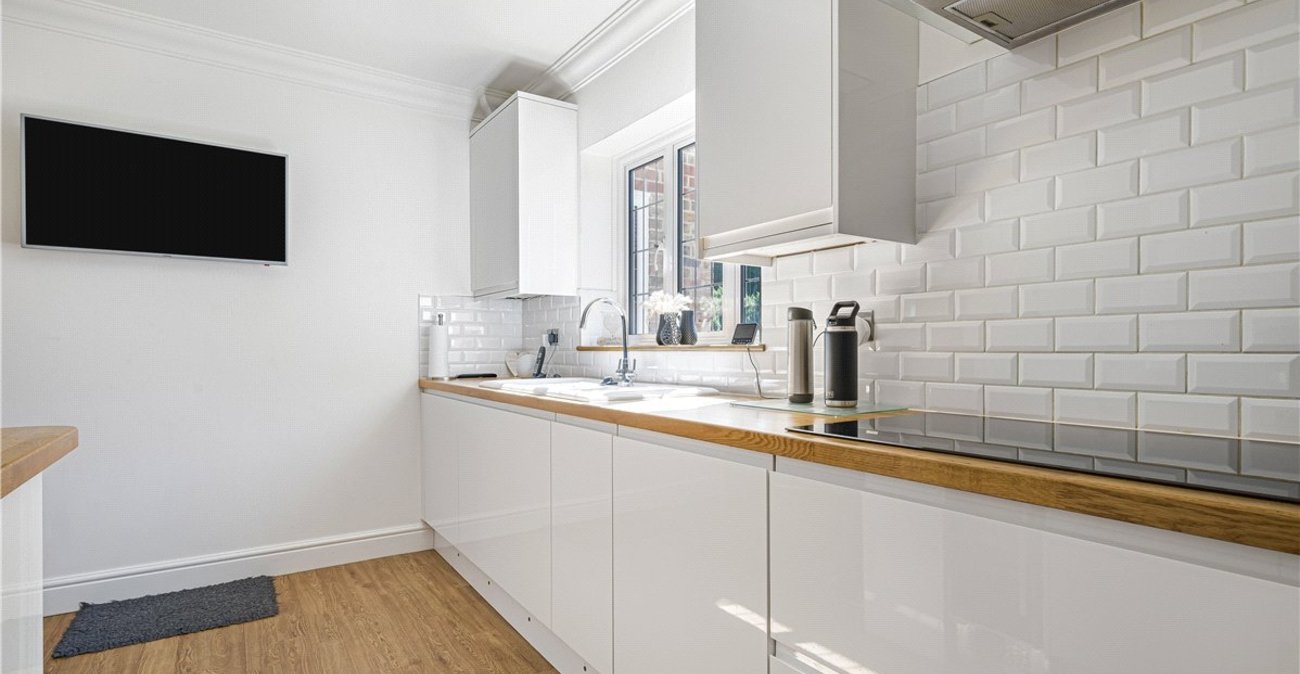 5 bedroom house for sale in Locksbottom | Robinson Jackson