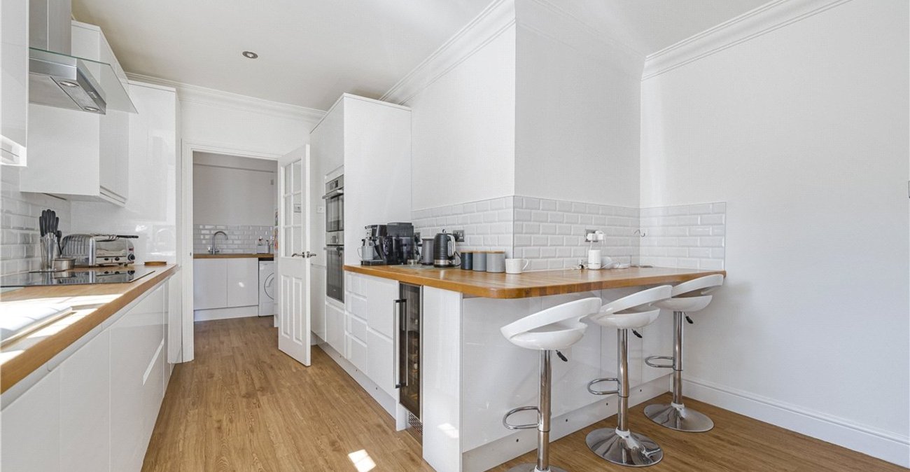 5 bedroom house for sale in Locksbottom | Robinson Jackson