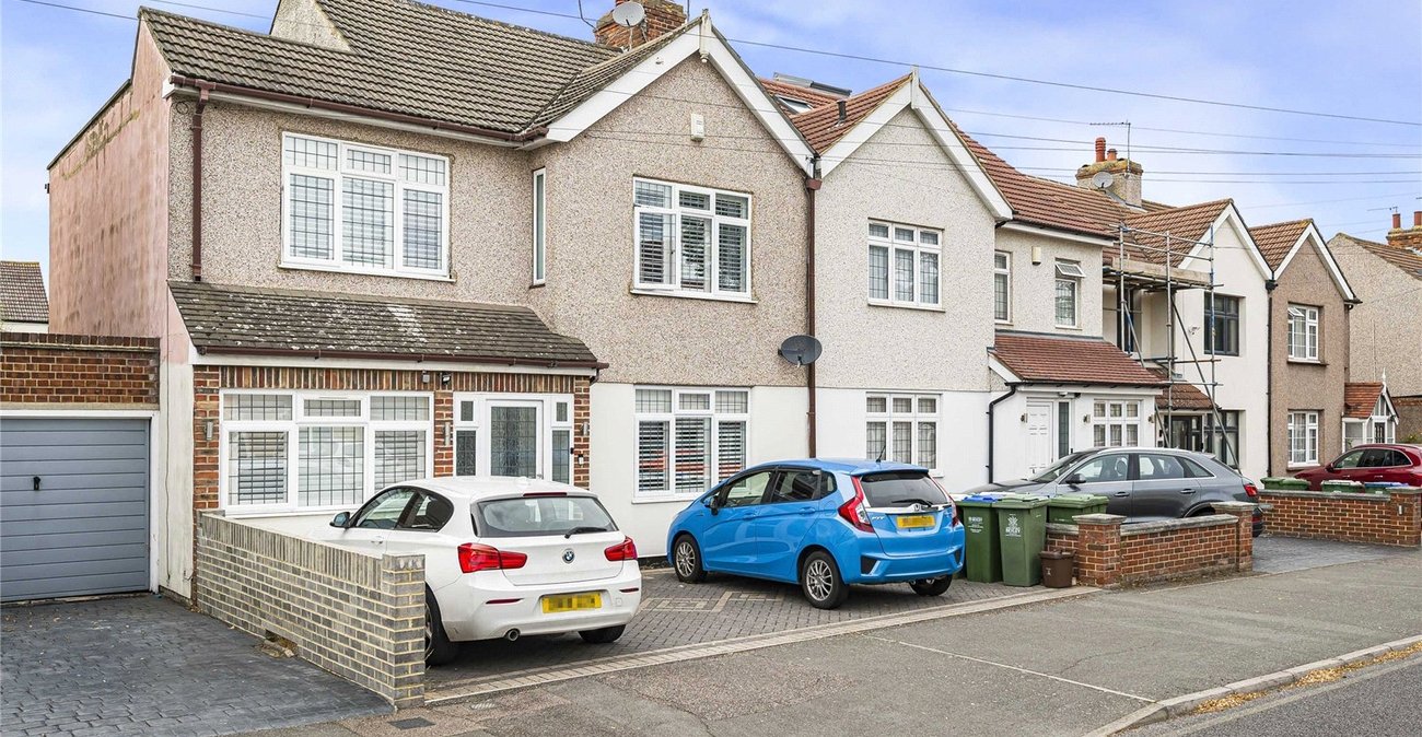 5 bedroom house for sale in Welling | Robinson Jackson