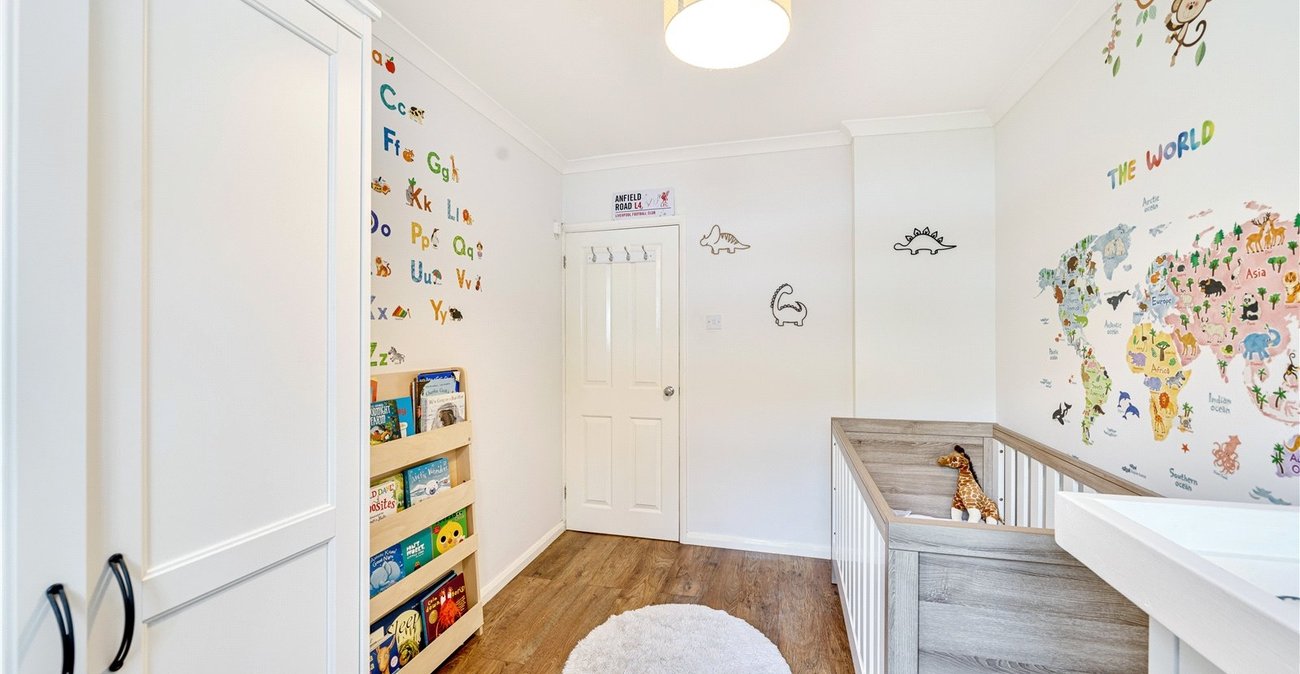 2 bedroom property for sale in London | Robinson Jackson