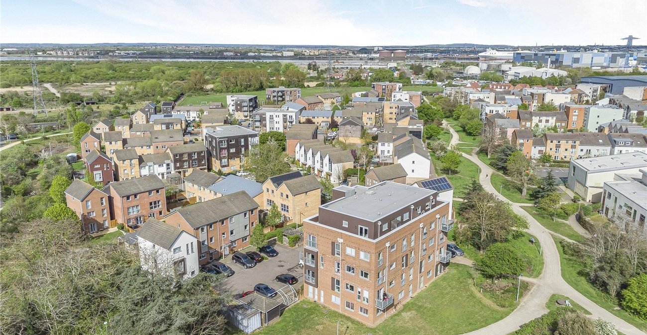 2 bedroom property for sale in Stones Avenue | Robinson Jackson