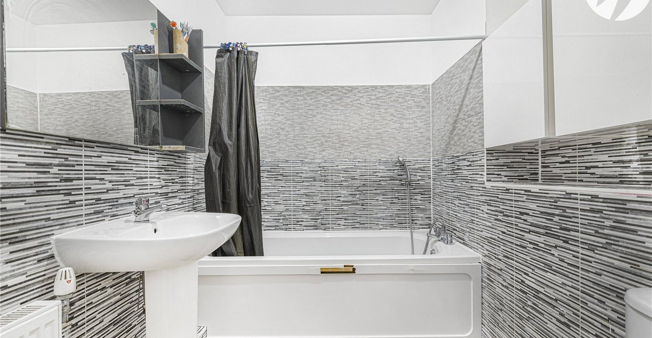 2 bedroom property for sale in Stones Avenue | Robinson Jackson