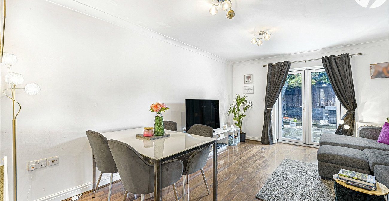 2 bedroom house for sale in Dartford | Robinson Jackson