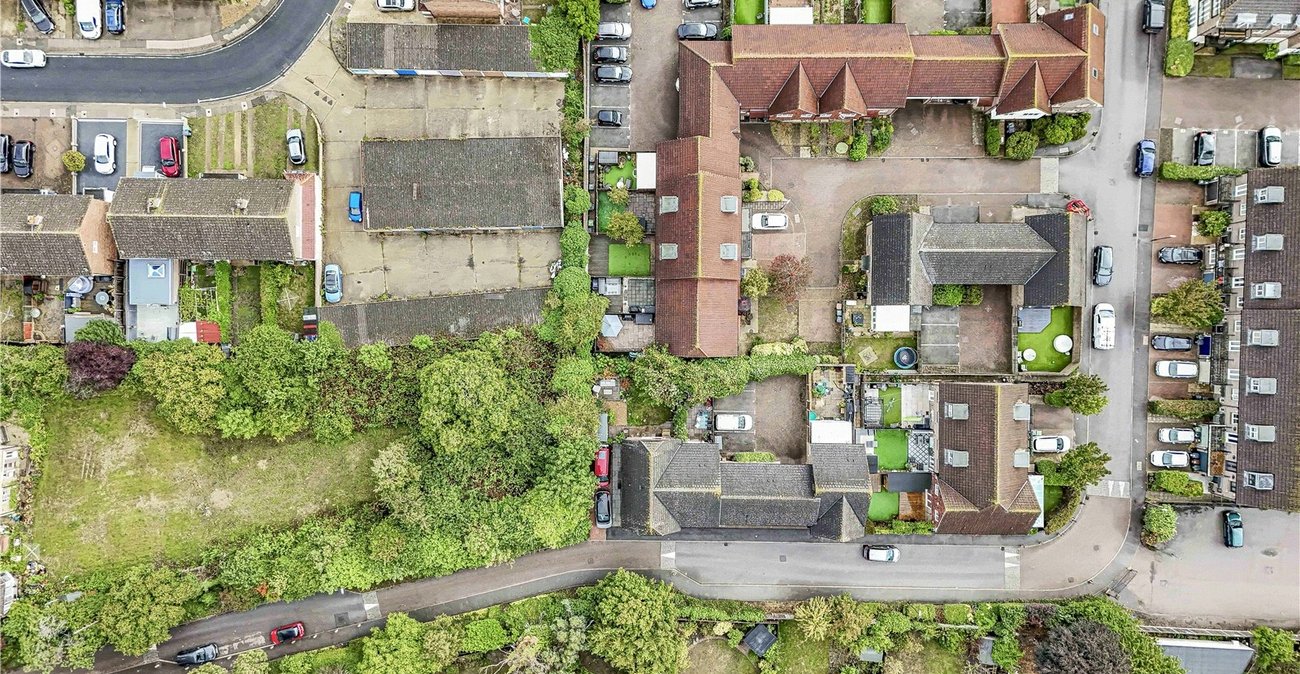 2 bedroom house for sale in Dartford | Robinson Jackson