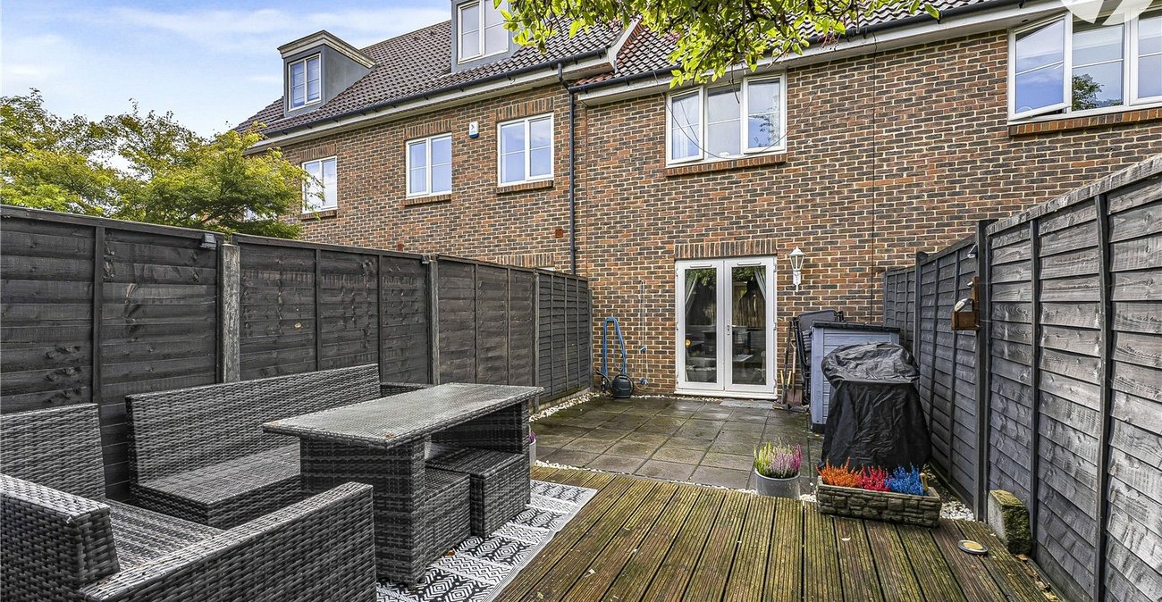 2 bedroom house for sale in Dartford | Robinson Jackson