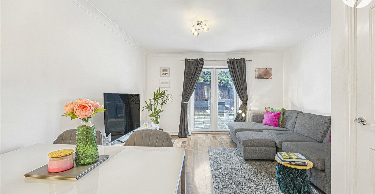 2 bedroom house for sale in Dartford | Robinson Jackson