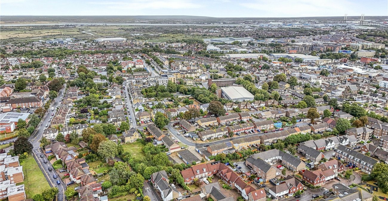 2 bedroom house for sale in Dartford | Robinson Jackson