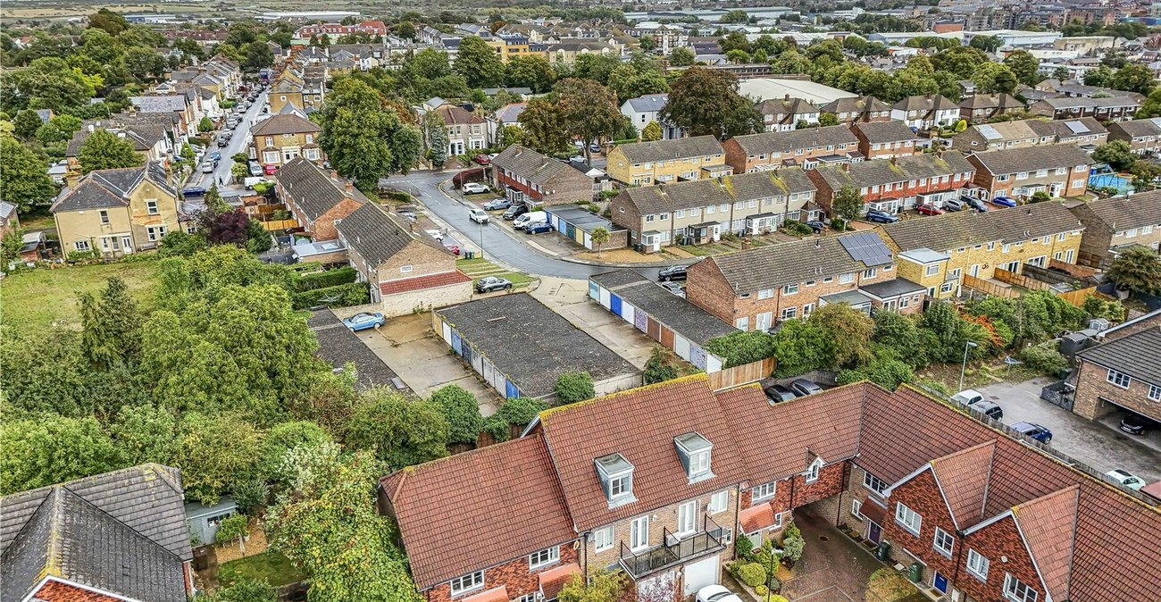 2 bedroom house for sale in Dartford | Robinson Jackson