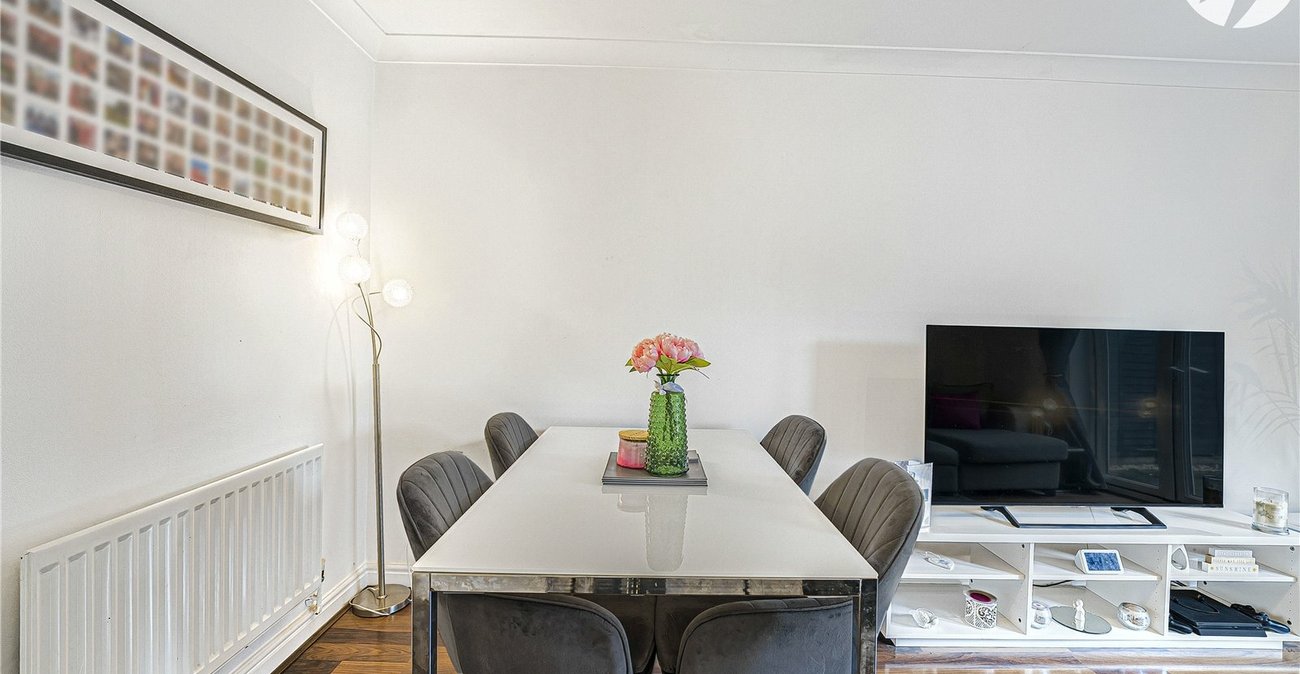 2 bedroom house for sale in Dartford | Robinson Jackson