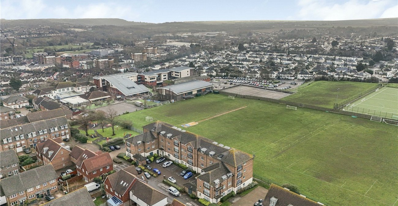 2 bedroom property for sale in Dartford | Robinson Jackson