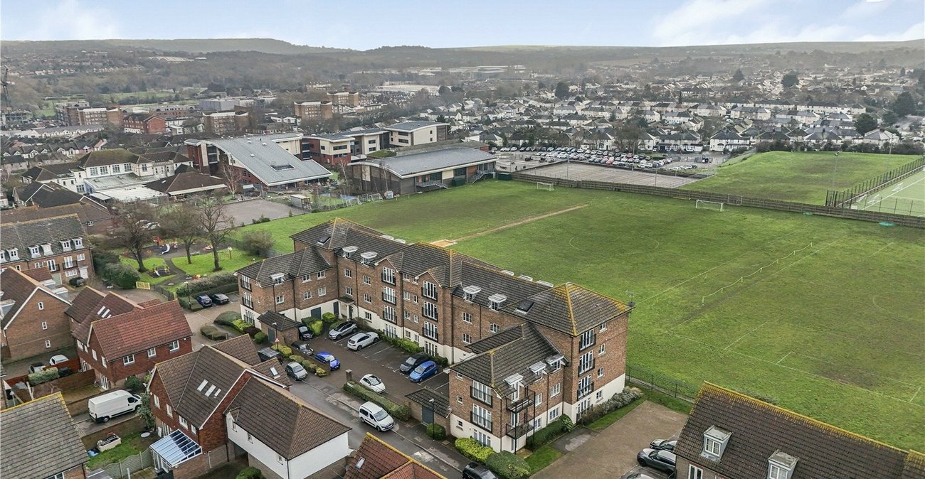 2 bedroom property for sale in Dartford | Robinson Jackson