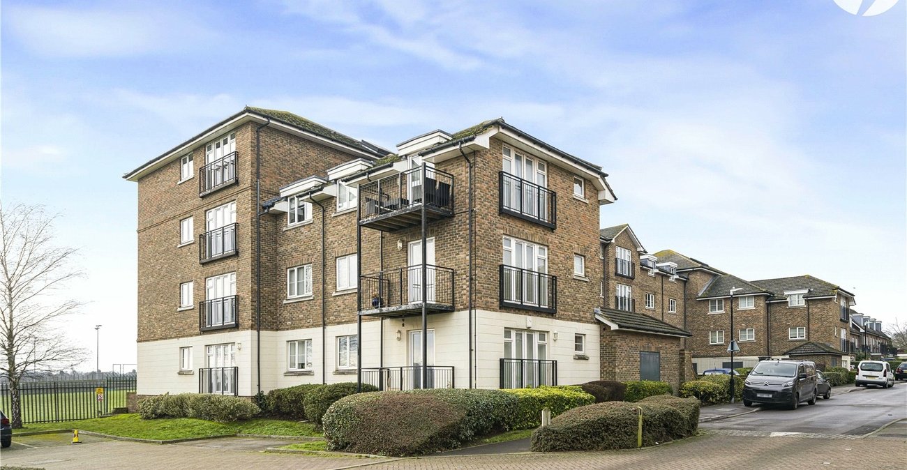 2 bedroom property for sale in Dartford | Robinson Jackson