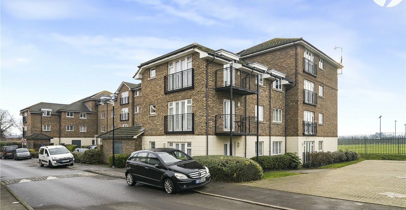 2 bedroom property for sale in Dartford | Robinson Jackson