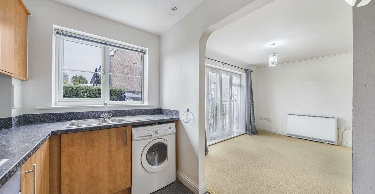 2 bedroom property for sale in Dartford | Robinson Jackson