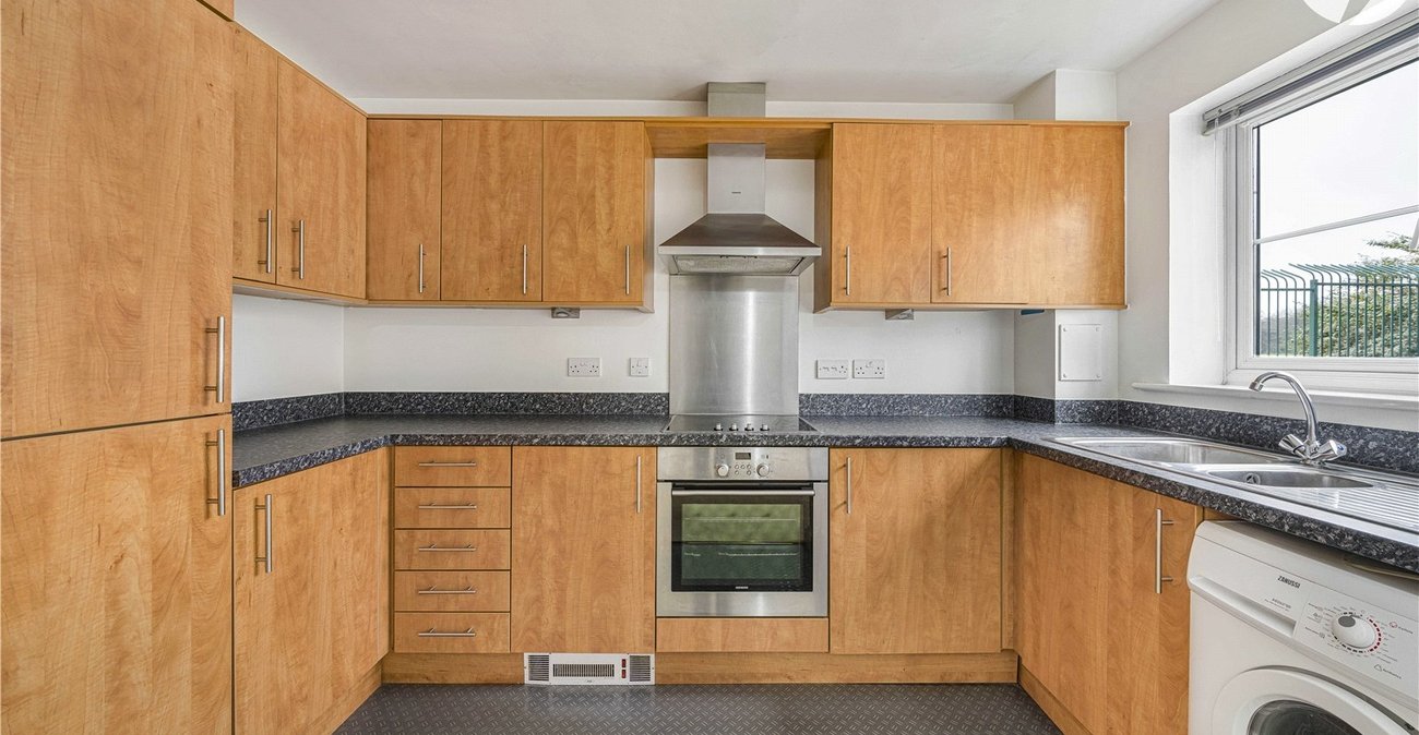 2 bedroom property for sale in Dartford | Robinson Jackson