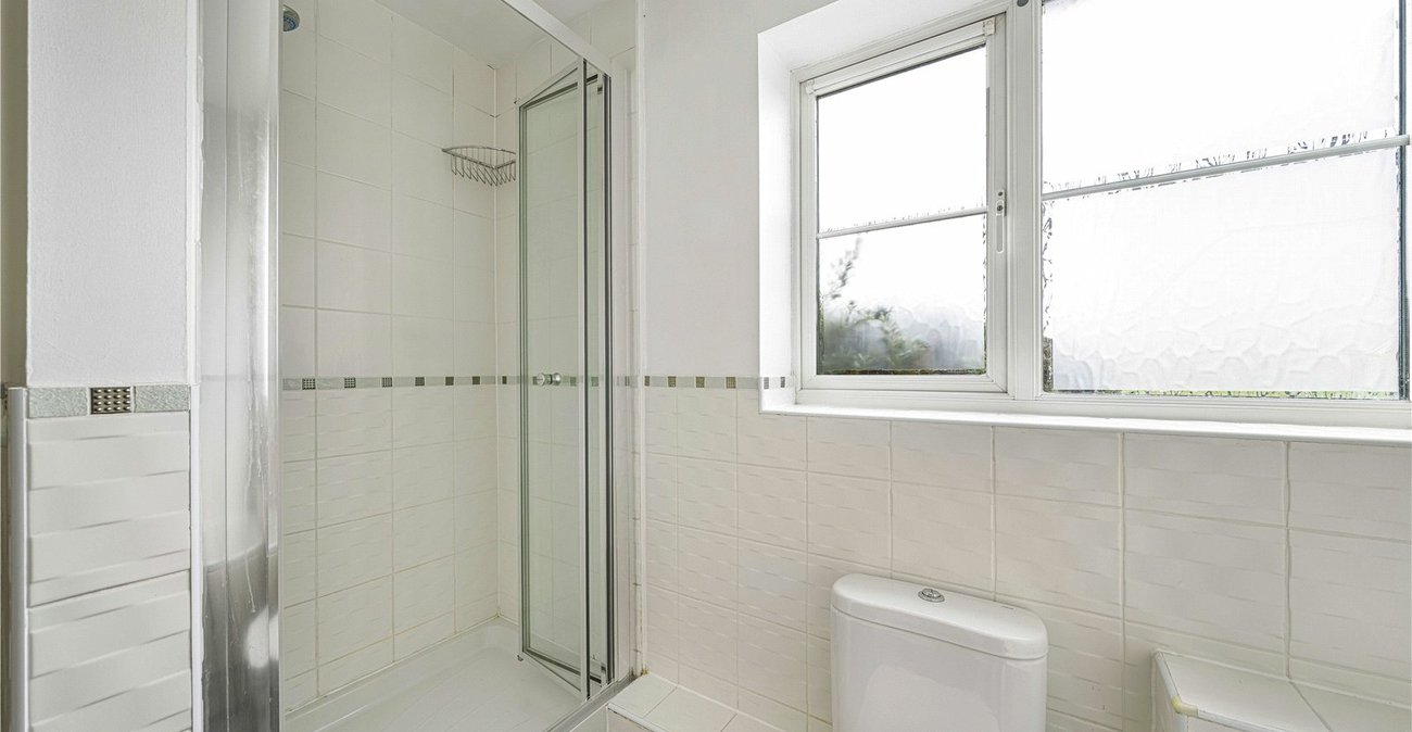 2 bedroom property for sale in Dartford | Robinson Jackson