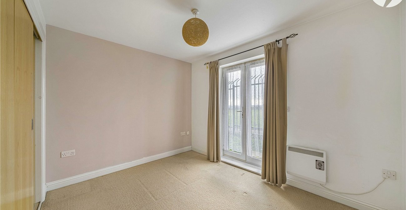 2 bedroom property for sale in Dartford | Robinson Jackson