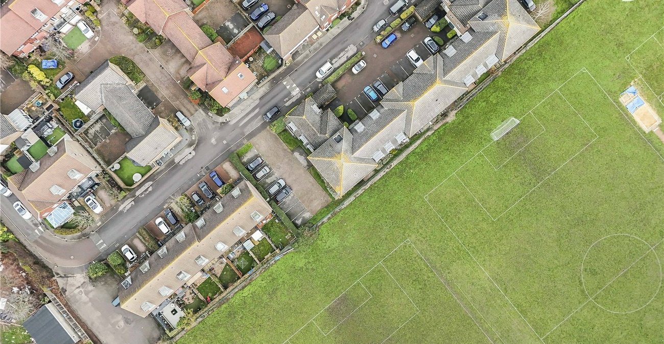 2 bedroom property for sale in Dartford | Robinson Jackson