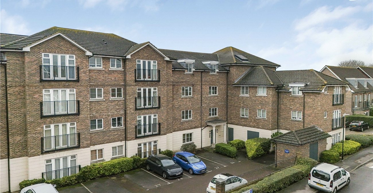 2 bedroom property for sale in Dartford | Robinson Jackson