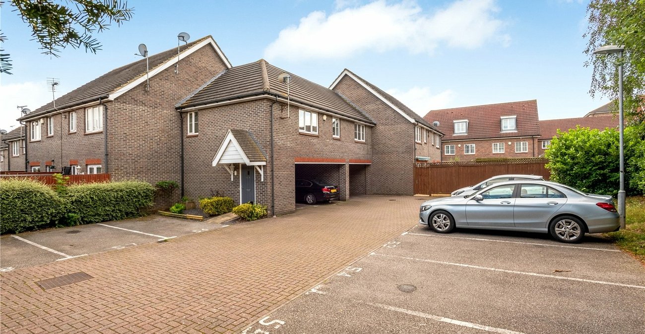 2 bedroom property for sale in West Dartford | Robinson Jackson