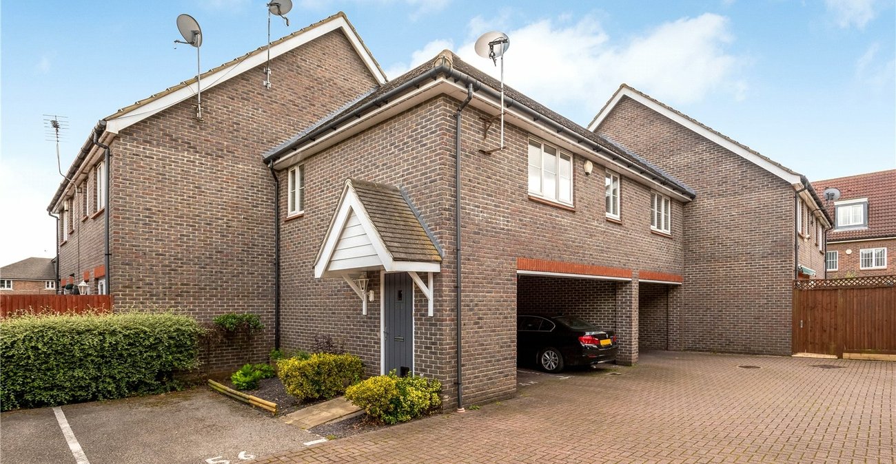 2 bedroom property for sale in West Dartford | Robinson Jackson