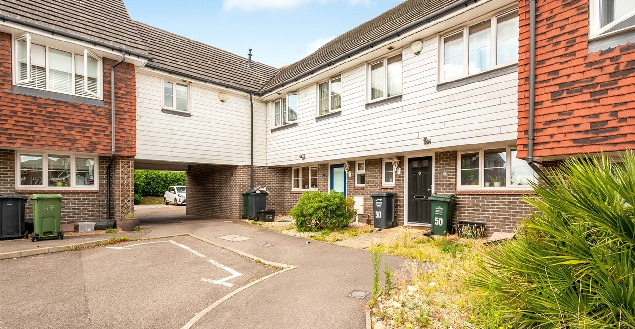 2 bedroom property for sale in West Dartford | Robinson Jackson