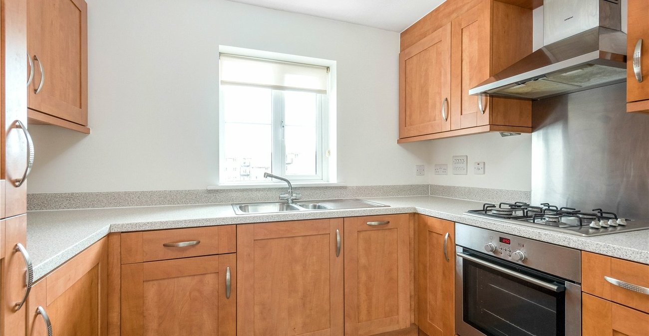 2 bedroom property for sale in West Dartford | Robinson Jackson