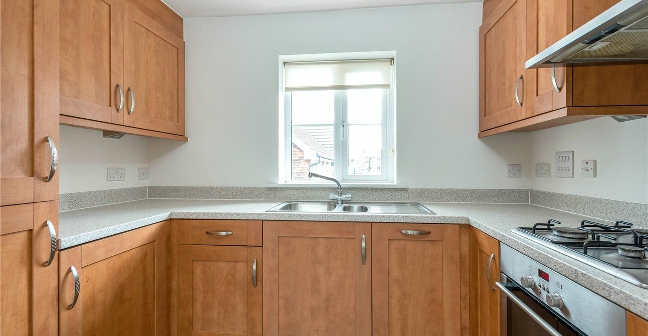 2 bedroom property for sale in West Dartford | Robinson Jackson