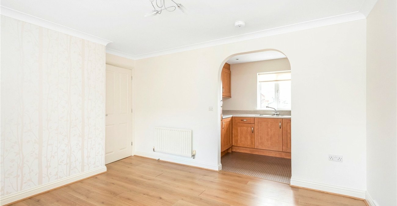 2 bedroom property for sale in West Dartford | Robinson Jackson