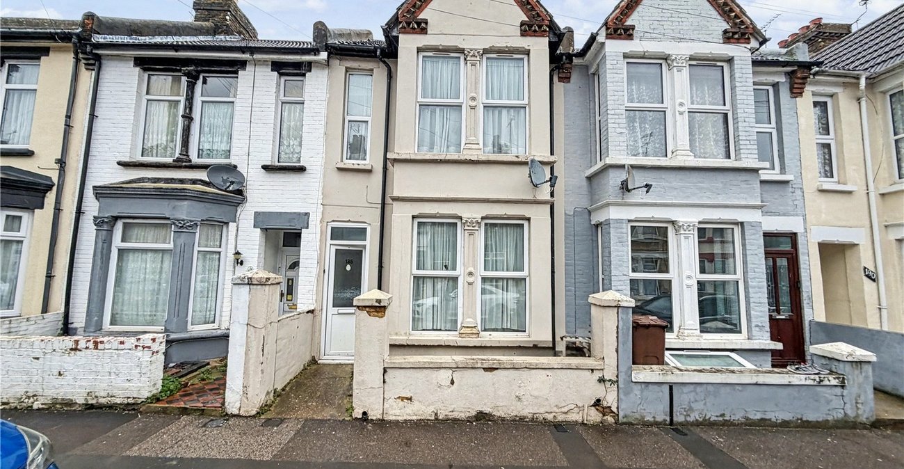 3 bedroom house for sale in Gillingham | Robinson Michael & Jackson