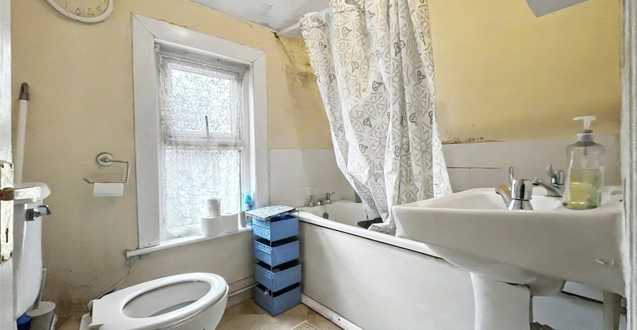 3 bedroom house for sale in Gillingham | Robinson Michael & Jackson