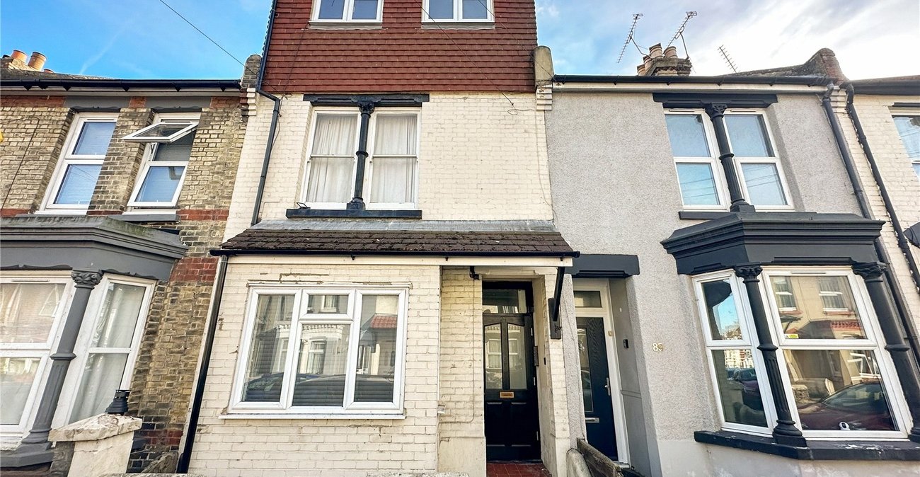 1 bedroom property for sale in Gillingham | Robinson Michael & Jackson