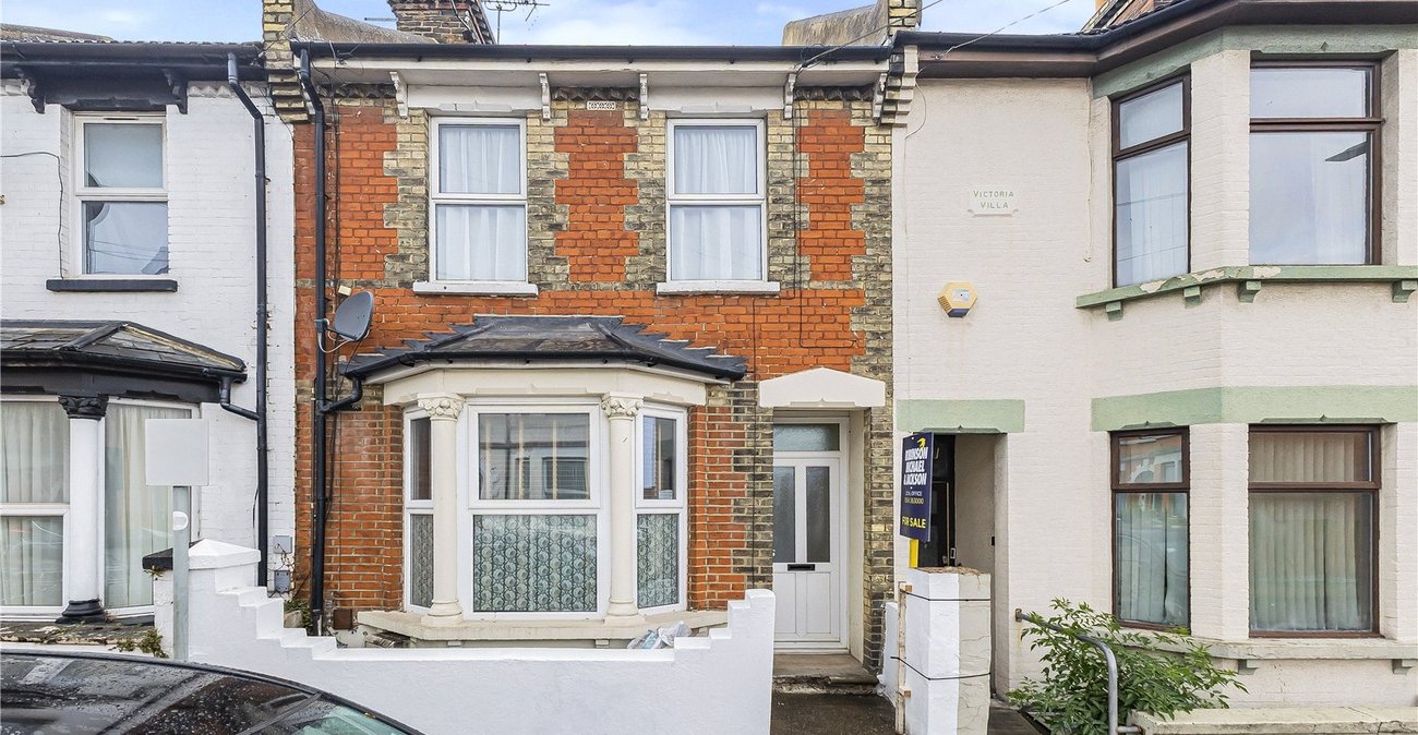 1 bedroom property for sale in Gillingham | Robinson Michael & Jackson