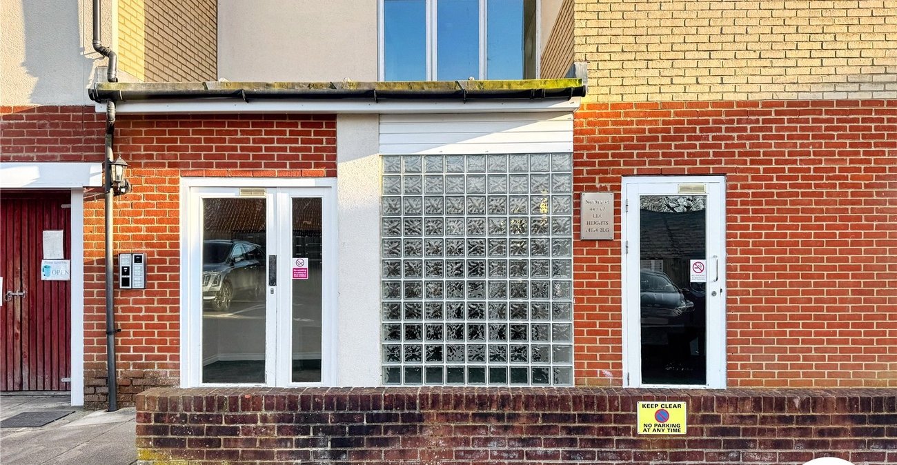 2 bedroom property for sale in Maidstone | Robinson Michael & Jackson