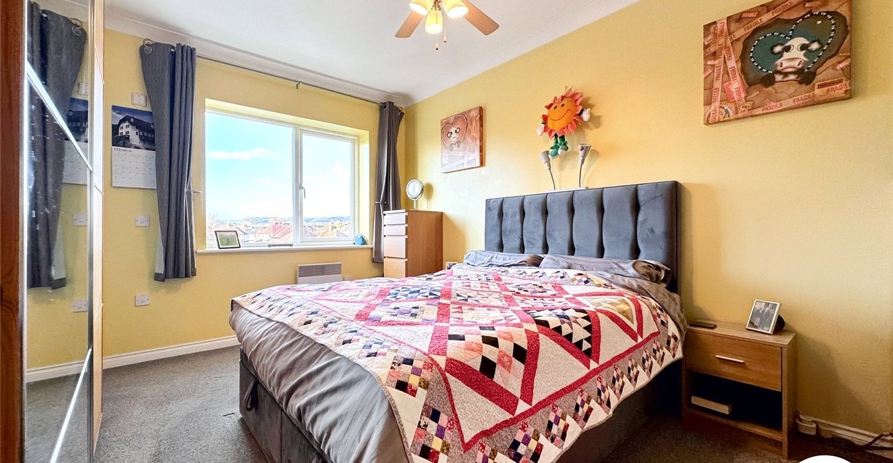 2 bedroom property for sale in Maidstone | Robinson Michael & Jackson