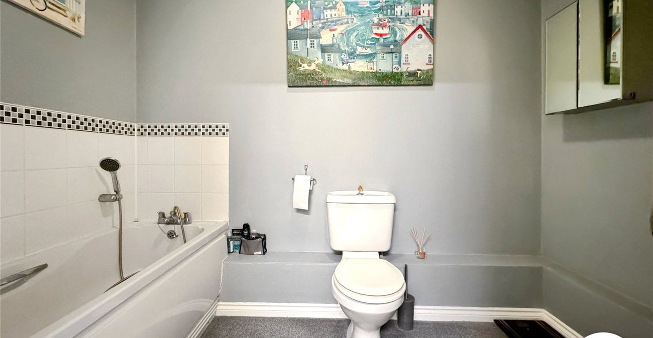 2 bedroom property for sale in Maidstone | Robinson Michael & Jackson