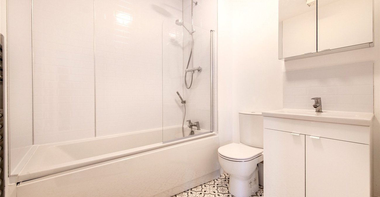 2 bedroom property for sale in Maidstone | Robinson Michael & Jackson